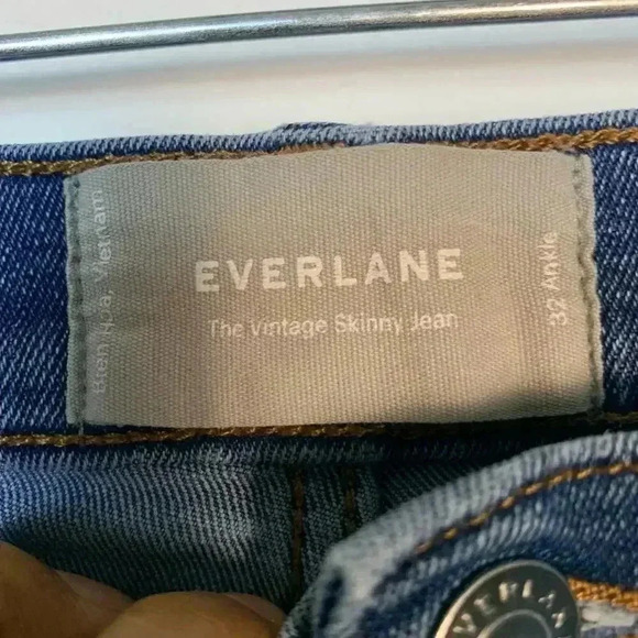 Everlane The Vintage Skinny Jean Size 32 Ankle Raw Hem 4 Buttons Shaping - Picture 6 of 13